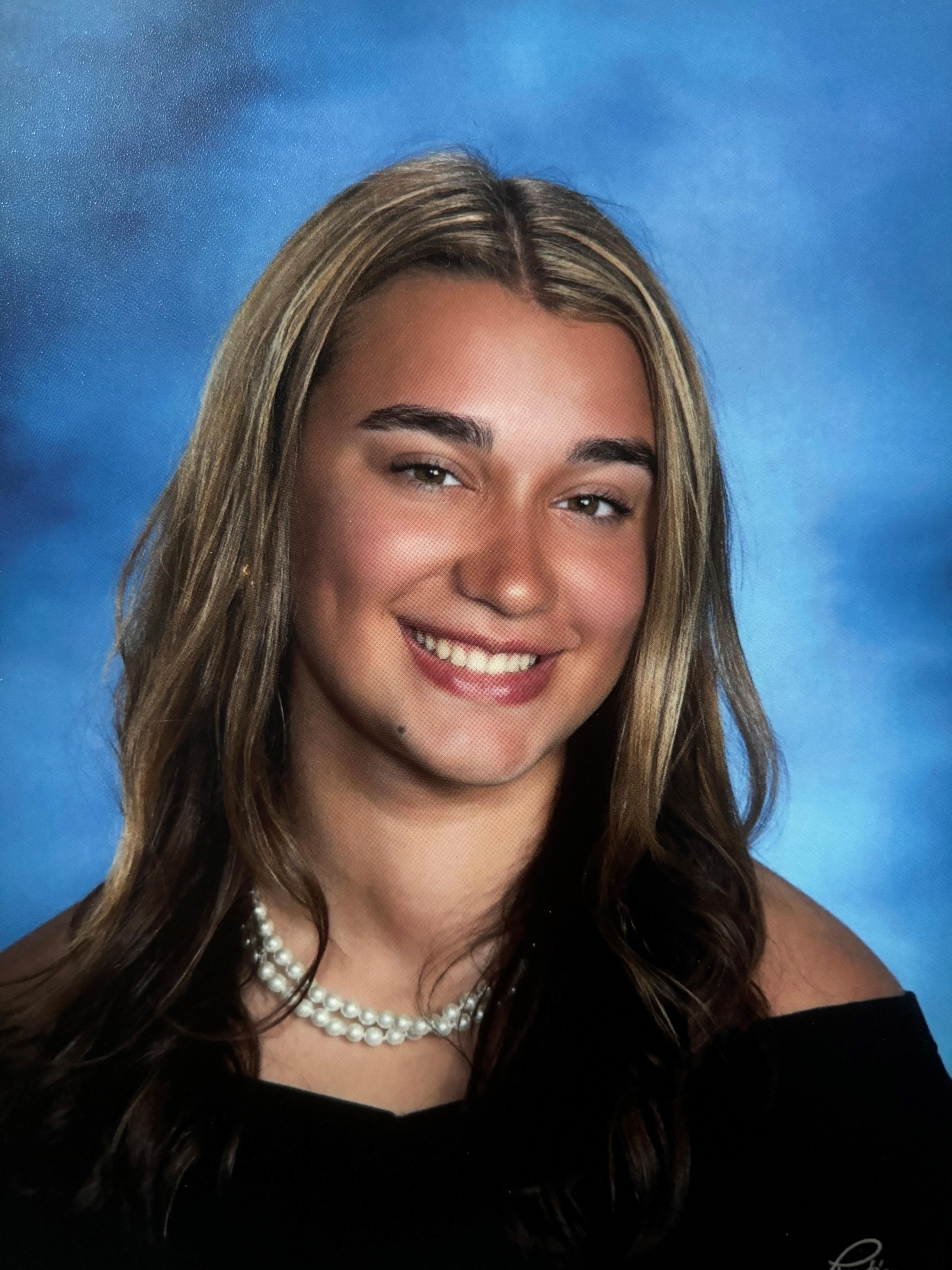 Emily Phillips headshot